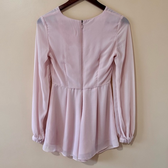 TOPSHOP| Enchanting Pale Pink V-Neck Chiffon Shorts Romper w/Long Sleeves Sz 4 - Picture 5 of 8